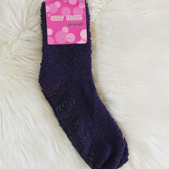 Purple Indoor Home Fuzzy Fleece Socks NWT - Picture 1 of 6